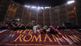 Fans Roma Desak Barcelona Turunkan Harga Tiket Perempat Final