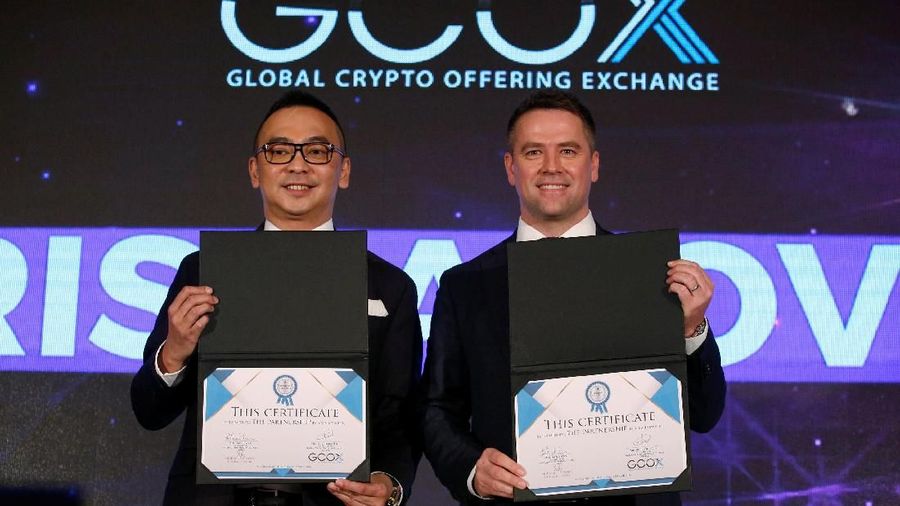 Owen Coin untuk mendekatkan Michael Owen dengan penggemarnya. Mereka bisa beli merchandise, video pribadi dan interaksi langsung live streaming dengan Owen.