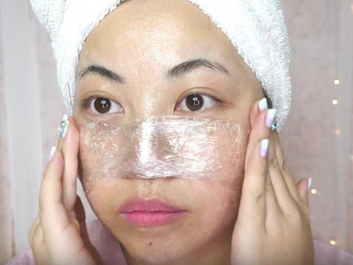 Wanita Ini Hilangkan Komedo Pakai Vaseline, Tak Disangka Hasilnya Memuaskan Wanita Ini Hilangkan Komedo Pakai Vaseline, Tak Disangka Hasilnya Memuaskan
