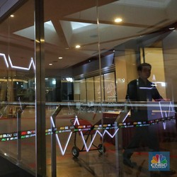 Dibayangi Koreksi Minyak, Mari Simak Rekomendasi 4 Broker