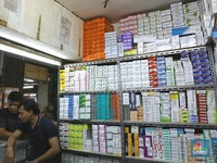 RI Doyan Impor Bahan Baku Obat, Ini Bahayanya saat Rupiah Ambruk