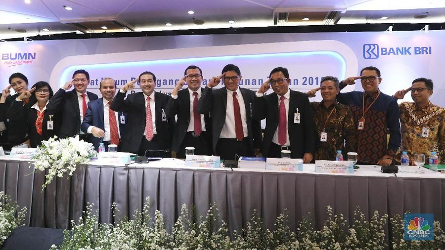 RUPST BRI menyutujui membagikan dividen 45% dari laba dan mengesahkan jajaran direksi baru dalam rapat umum pemegang saham tahunan (RUPST) hari ini.