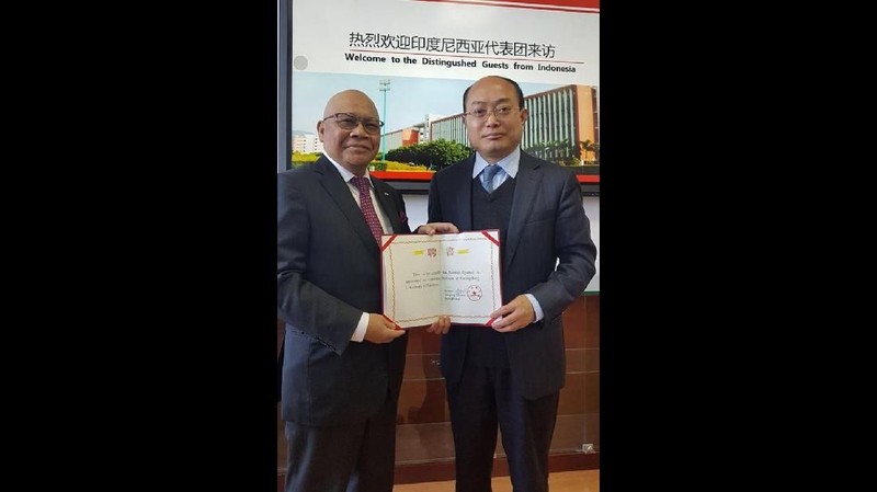 Pendidikan Tiongkok kembali memberikan gelar professor emeritus keuangan pada Komisaris Utama Garuda Indonesia Jusman Syafii Djamal.