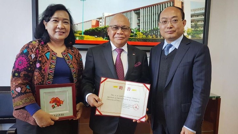 Pendidikan Tiongkok kembali memberikan gelar professor emeritus keuangan pada Komisaris Utama Garuda Indonesia Jusman Syafii Djamal.