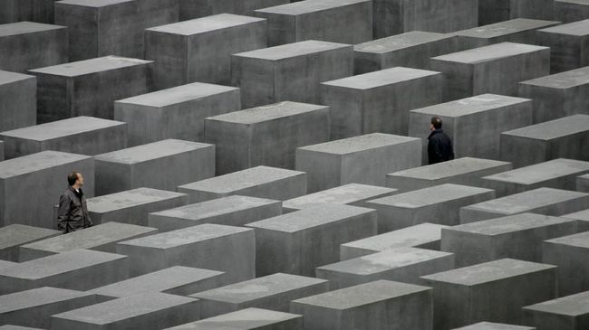 Sisa-sisa Jasad Korban Nazi Dimakamkan di Berlin