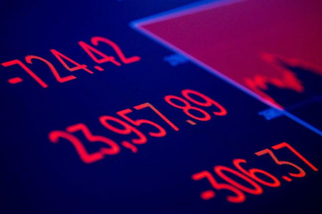 Khawatirkan Strain Baru Covid 19 Dow Futures Ambrol 500 Poin