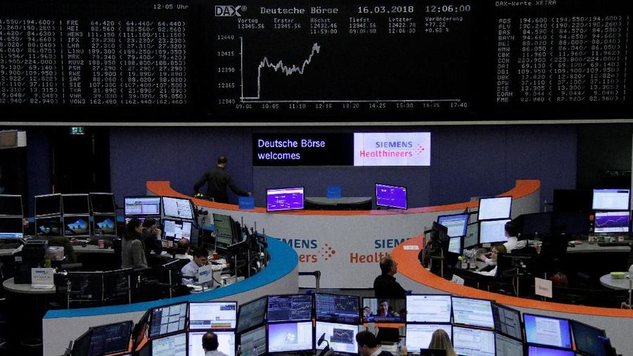 Indeks FTSE ditutup melemah 0,22%, DAX turun 0,52%, dan CAC 40 terkoreksi 0,35% pada perdaganga hari Jumat pekan lalu.