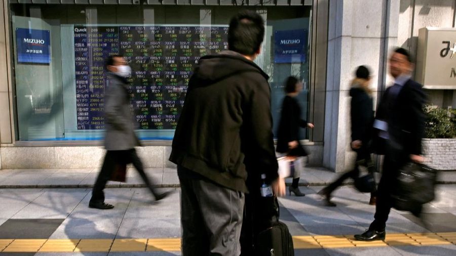 Investor juga merespons positif kabar kunjugan diplomatis Amerika Serikat (AS) ke Korea Utara.