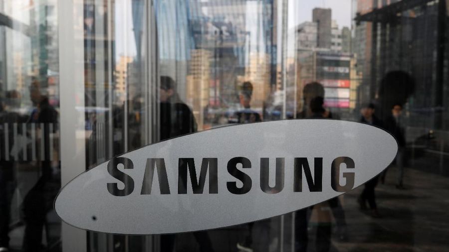 The logo of Samsung Electronics is seen at its office building in Seoul, South Korea, March 23, 2018.   REUTERS/Kim Hong-Ji