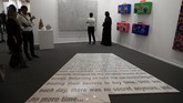 Katanya, itu bukan komodifikasi, meski ia berhasil mendulang uang banyak lewat itu. Ia percaya bahwa seniman sepertinya selalu punya cara kreatif menyajikan kehidupan manusia. (REUTERS/Ahmed Jadallah)