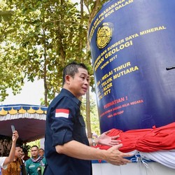 Pemerintah Resmikan 21 Pembangkit Listrik dan 12 Sumur Bor