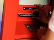 Heboh Pria Tarik Uang Rp25 M dari ATM Tanpa Terdeteksi Bank!