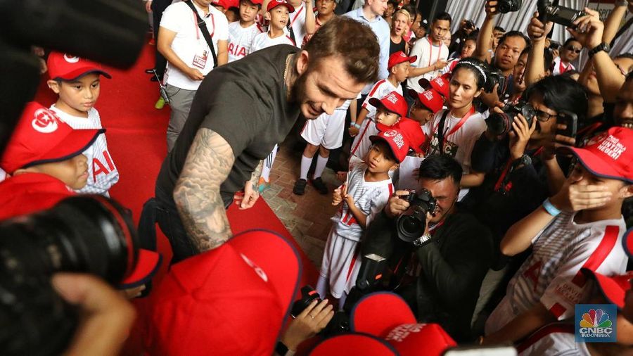 Atlet sepak bola David Beckham kembali mengunjungi Indonesia, untuk acara donasi 10 ribu bola bertajuk 