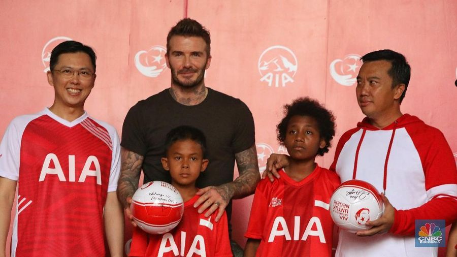 Atlet sepak bola David Beckham kembali mengunjungi Indonesia, untuk acara donasi 10 ribu bola bertajuk 