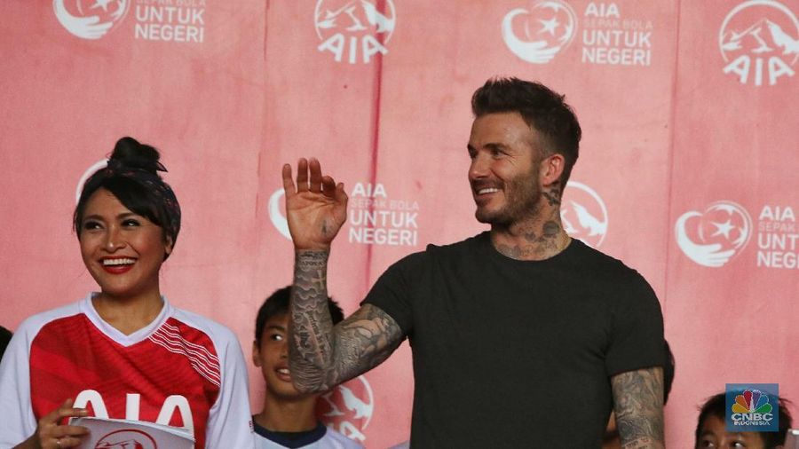 Atlet sepak bola David Beckham kembali mengunjungi Indonesia, untuk acara donasi 10 ribu bola bertajuk 