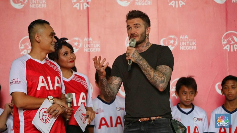 Atlet sepak bola David Beckham kembali mengunjungi Indonesia, untuk acara donasi 10 ribu bola bertajuk 