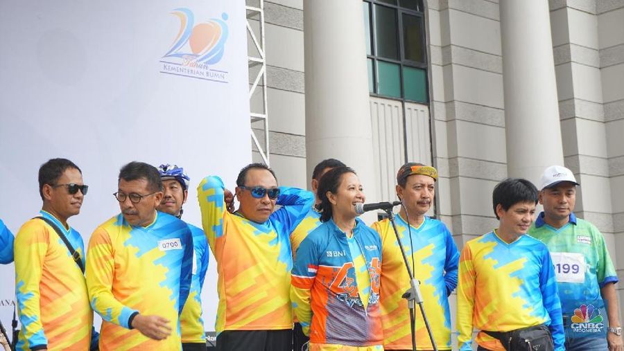 Menteri Badan Usaha Milik Negara (BUMN) Rini Soemarno menyebut keuntungan BUMN naik 30% di 2017, dengan total Rp 187 T dan aset Rp 7200 T 