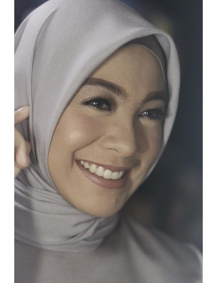 Inspirasi Gaya Hijab Istri Ananda Omesh untuk yang Baru Berhijrah 1 Inspirasi Gaya Hijab Istri Ananda Omesh untuk yang Baru Berhijrah 1