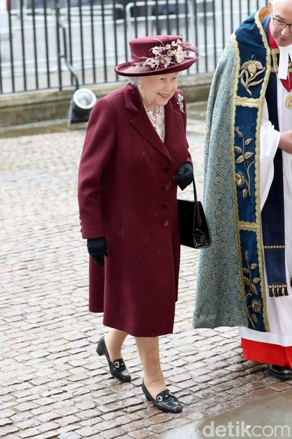 Alasan Ratu Elizabeth Punya Dua Tanggal Ulang Tahun Alasan Ratu Elizabeth Punya Dua Tanggal Ulang Tahun