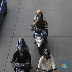 Penghasilan Driver Ojol Kerja 12 Jam Sampai Rp 8 Juta/Bulan?