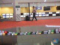 IHSG Masuk Zona Merah Ikuti Rupiah, Begini Proyeksi Sesi II