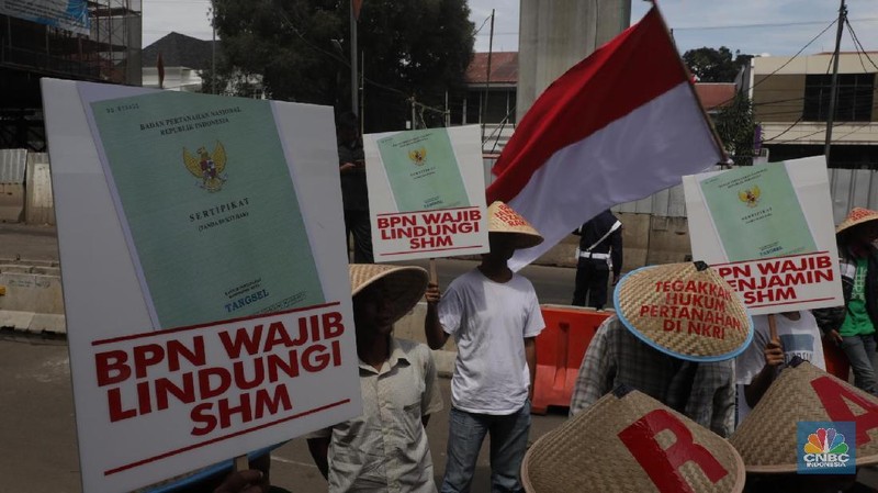 Mereka mempermasalahkan soal sertifikat hak guna bangunan (SHGB) yang diterbitkan oleh oknum BPN