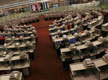 Efek Kebijakan The Fed Masih Terasa, Bursa Hong Kong Koreksi