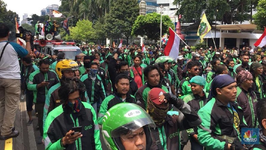 Nadiem Makarim hari ini menjadi pembicara di Presidential Lecture CPNS.
