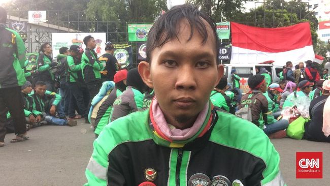 Cerita Surya, Konvoi Cirebon-Jakarta Ikut Demo Ojek Online