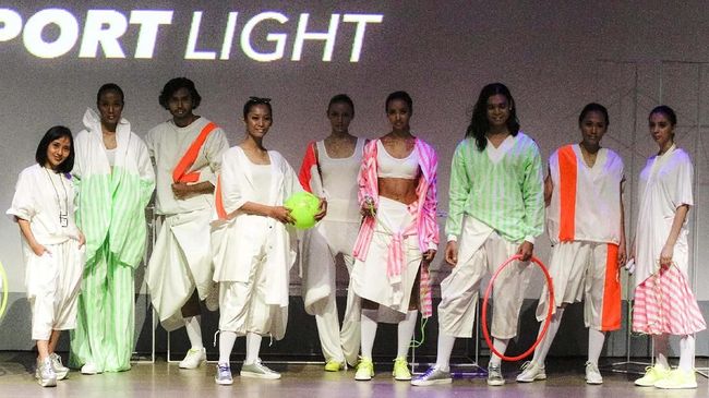 Inspirasi Gaya 'Sporty' untuk Nonton Bareng Piala Dunia 2018