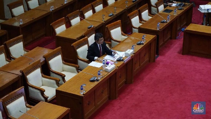 Tiga calon deputi Gubernur Bank Indonesia (BI) yakni Dody Budi Waluyo, Wiwiek Sisto Widayat dan Doddy Zulverdi