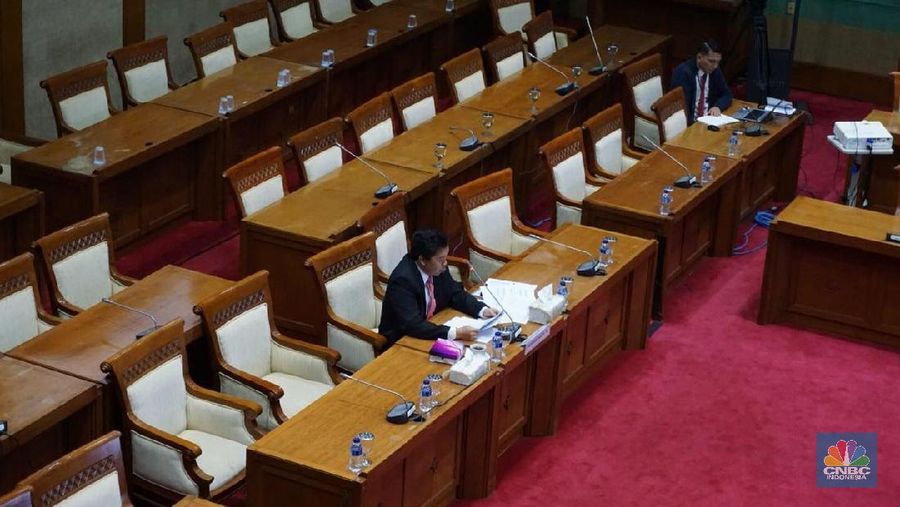 DPR uji Wiwiek Sisto Widayat yang saat ini menjabat sebagai Direktur Eksekutif Kepala Perwakilan BI Jawa Barat.