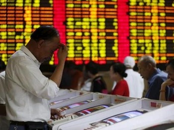 Investor Panik dan Irasional, Bursa Hong Kong-China Jatuh