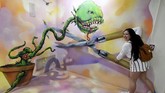 Masuk ke museum itu cukup mahal, harus merogoh kocek sampai US$25, namun gratis untuk anak usia lima tahun ke bawah. Anak usia 6 sampai 12 tahun membayar US$10. (AFP PHOTO / Mark Ralston)