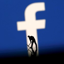 DPR: RI Harus Tutup Facebook Selama Investigasi Data Bocor
