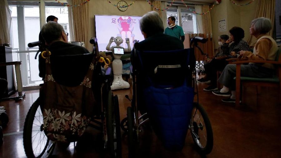 Rumah perawatan Shin-tomi merupakan rumah yang memiliki perawatan dari tenaga ahli robotik.