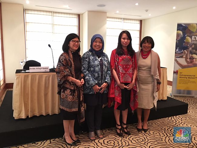 Ini Kelebihan Perempuan Jadi Pimpinan Perusahaan<script async src=
