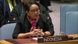 Retno Marsudi dan Kritik Atas Diplomasi Main Aman