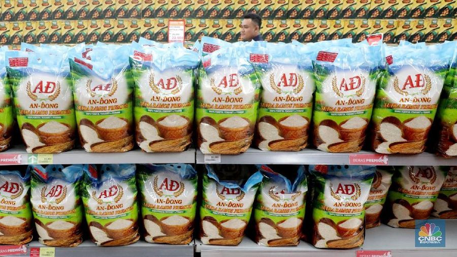 Di Jakarta, harga beras medium bahkan mencapai Rp 13.050/kg hingga Rp 14.100/kg.