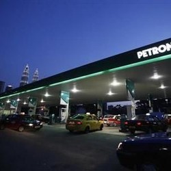 Meski Naik, Harga BBM Malaysia Tetap Lebih Murah dari RI lho