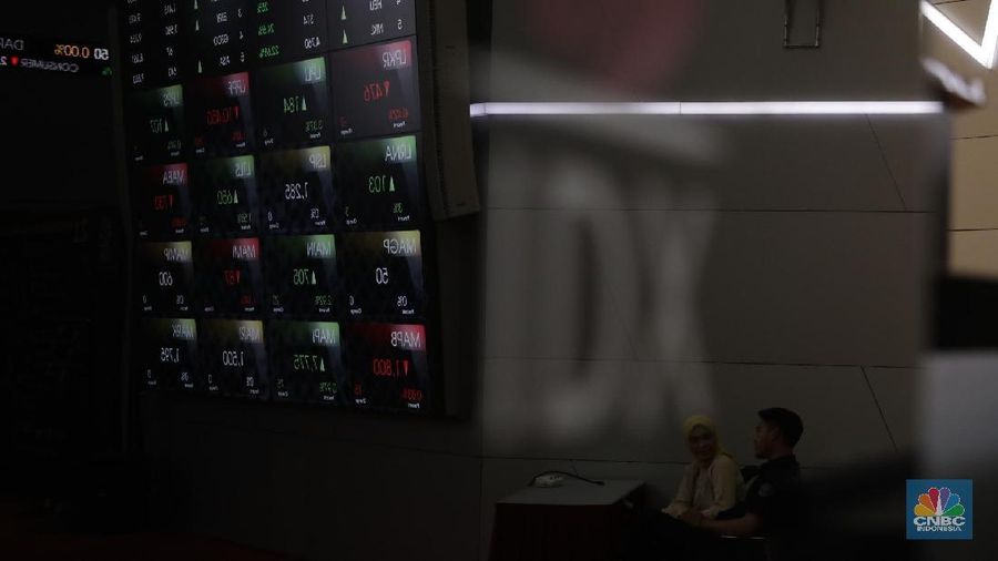 Pasca dibuka menguat tipis 0,05% Indeks Harga Saham Gabungan (IHSG) sudah berbalik ke zona merah. Pada pukul 09:47 WIB, IHSG terkoreksi 0,45% ke level 6.279,91.
