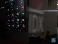 Dolar AS Semakin Dekati Rp 14.000, IHSG Anjlok 1,25%