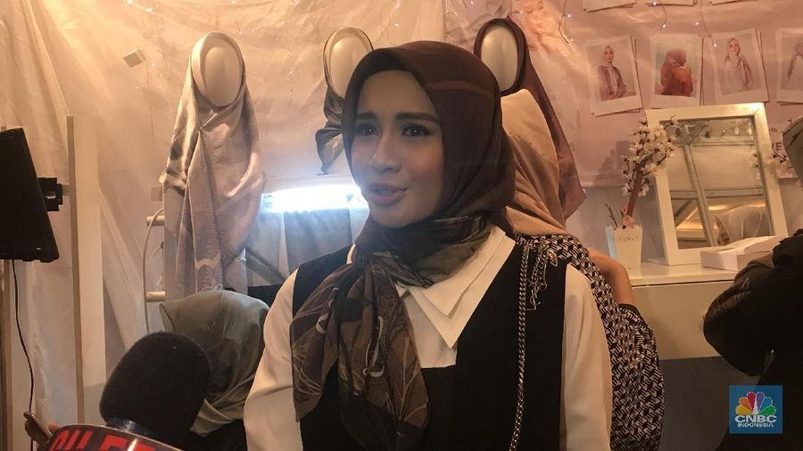 Belum lama merintis bisnis hijab atau jilbab di dalam negeri, artis Laudya Cynthia Bella berencana untuk ekspansi ke negara tetangga.