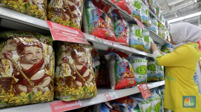 Di Jakarta, harga beras medium bahkan mencapai Rp 13.050/kg hingga Rp 14.100/kg.