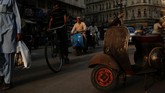 Untuk sebagian kalangan di Pakistan, Vespa tetap mendapat hati tersendiri. (Reuters/Akhtar Soomro)