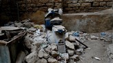 Vespa sempat menjadi simbol status bagi masyarakat Pakistan di era '60an dan '70an, karena hanya segelintir orang yang mampu mengimpor barang mewah dari Eropa. (Reuters/Akhtar Soomro)