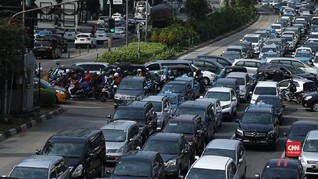 Underpass Matraman Diujicoba, Lalu Lintas Sekitar Macet Parah