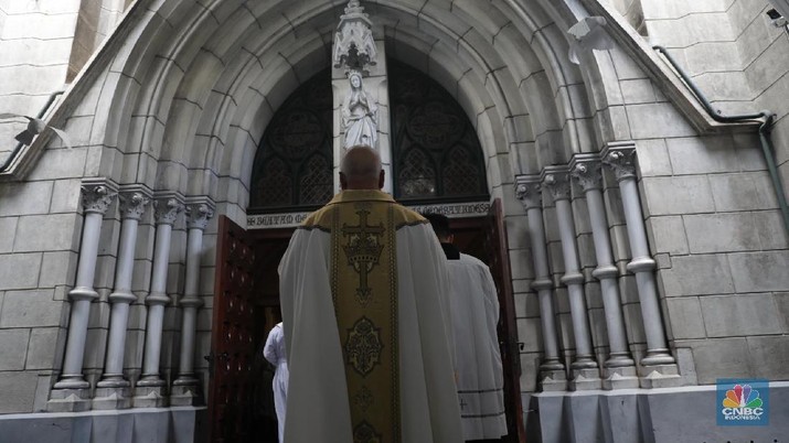 Paskah di Jakarta Umat katolik mengikuti misa Paskah III di Gereja Katedral, Jakarta Pusat, Minggu (1/3/2018) .