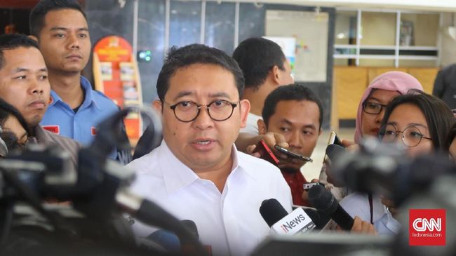 Jokowi Istimewakan Pekerja Asing, Fadli Zon Naik Pitam