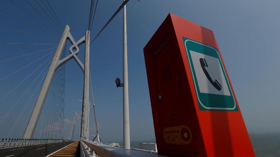 Dana sebesar US$16,8 miliar atau setara dengan Rp 229,7 triliun dibutuhkan untuk membangun jembatan ini.